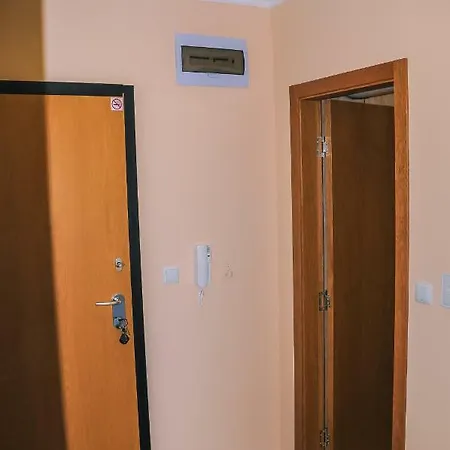 Dv *